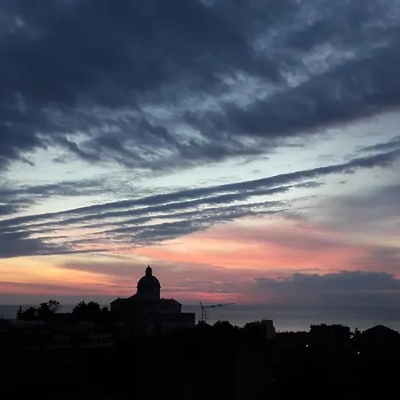 Ca' Di Camineve Bed and Breakfast Loano