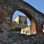 Ca' Di Camineve Bed & Breakfast